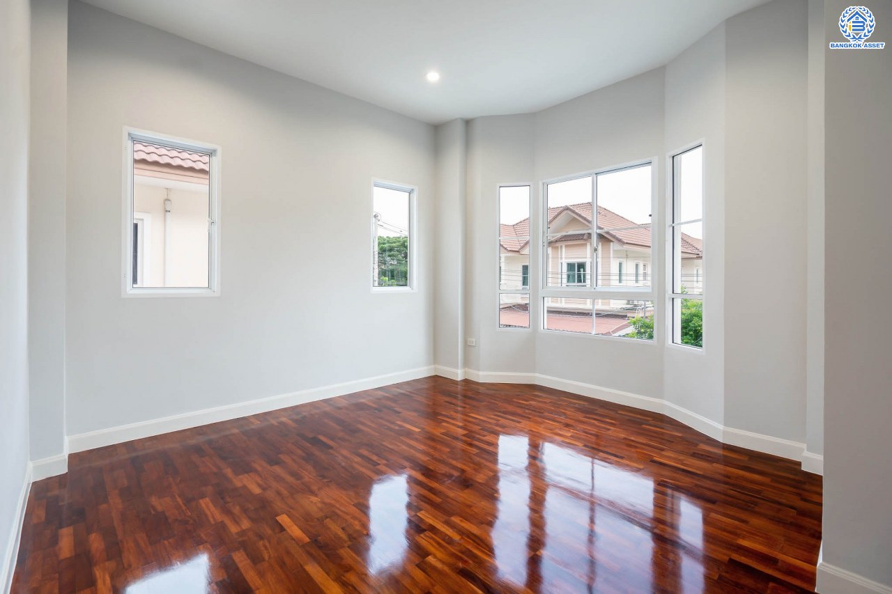 บ้านเดี่ยวมือสองนนทบุรี ม.นนทรีฟลอร่า ปิ่นเกล้า-ศาลายา เนื้อที่ 50.6 ตร.ว. ฟังก์ชัน 3 ห้องนอน 3 ห้องน้ำ 1 ห้องอเนกประสงค์ จอดรถได้ 2 คัน ส่วนกลางครบครัน ตอบโจทย์ทุกครอบครัว บนทำเลเดินทางสะดวก ใกล้เซ็นทรัลปิ่นเกล้า และจุดขึ้นทางด่วนศรีรัช